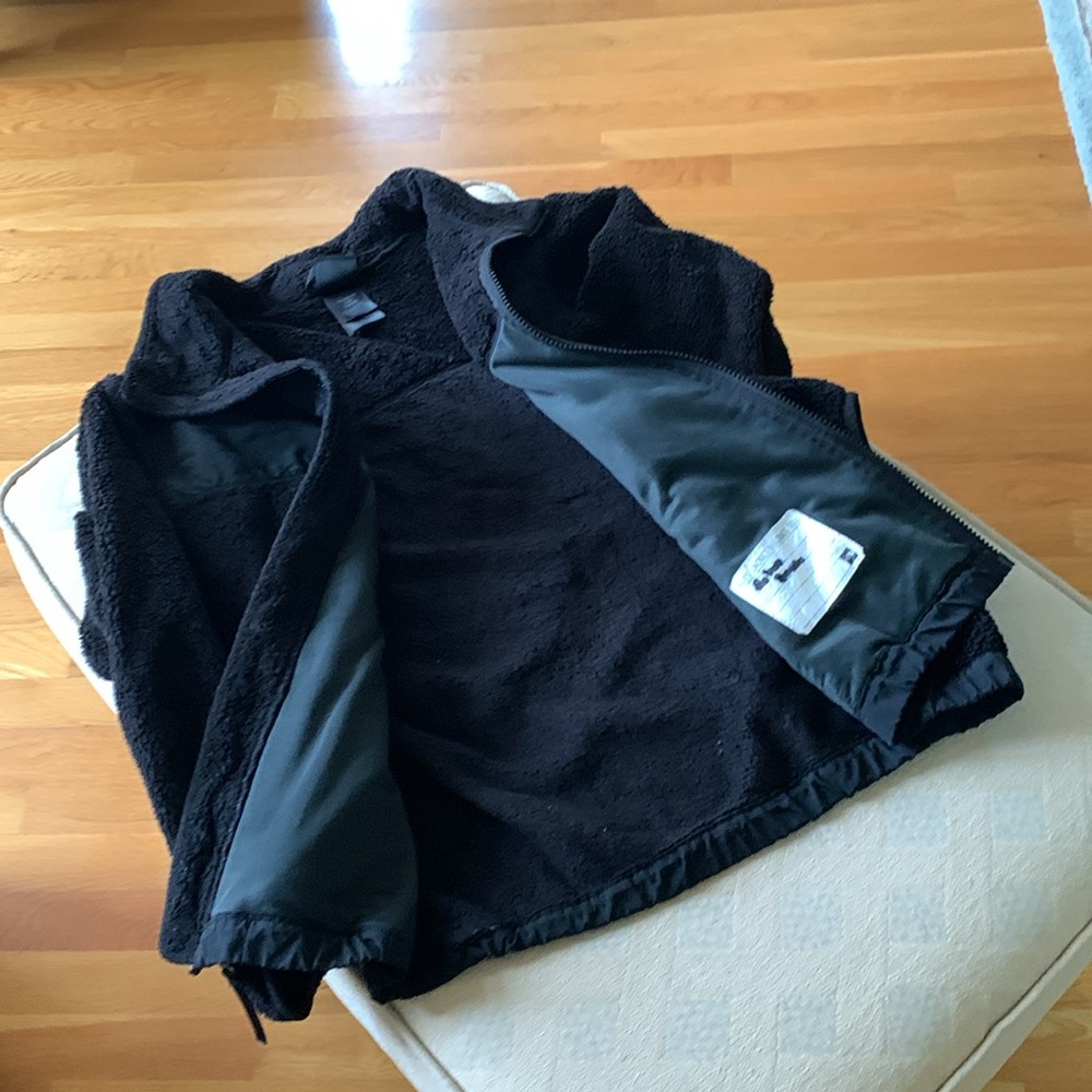 North Face fleece jacket, black, girls 14-16. - Picture 5 of 7